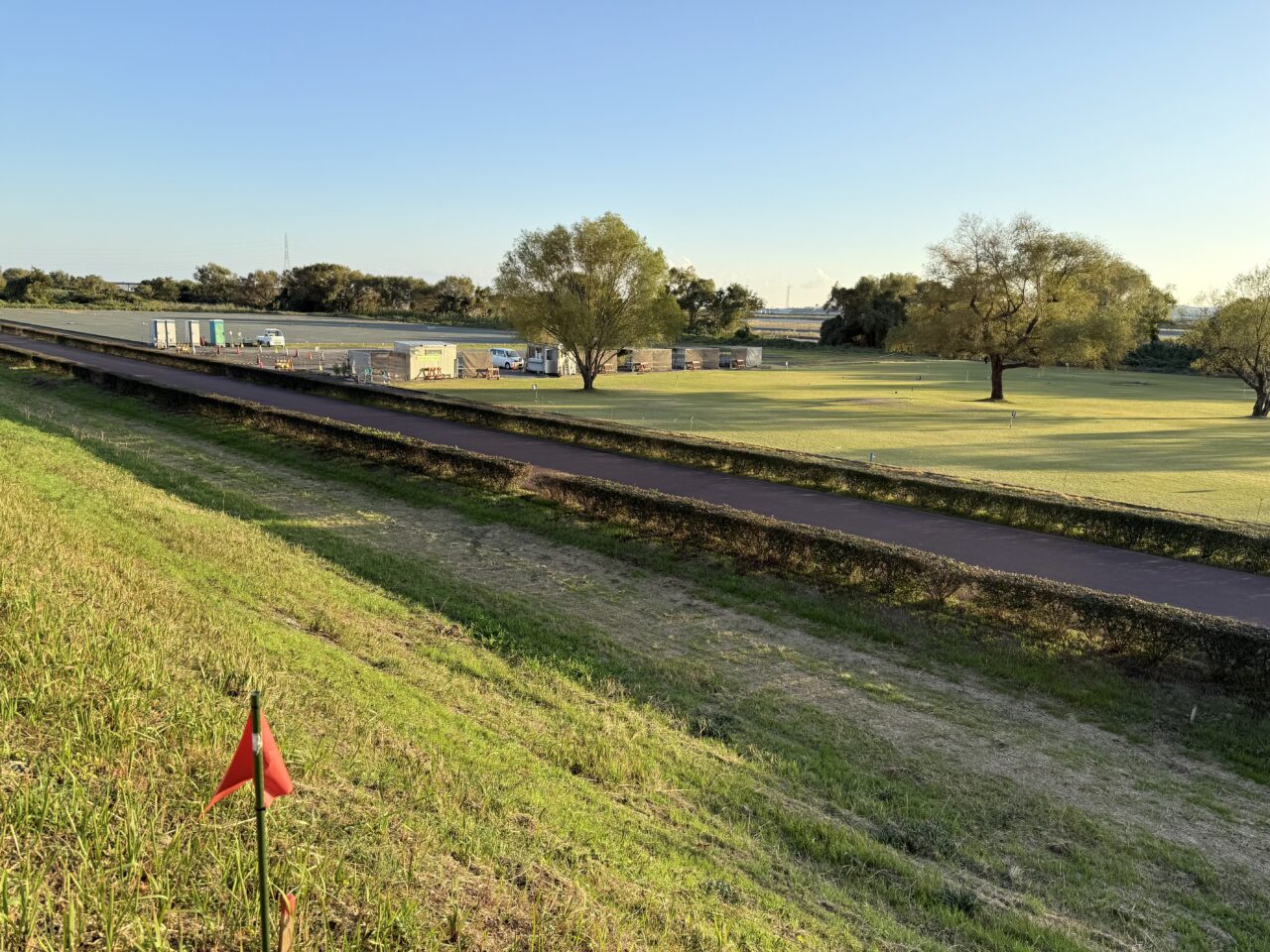 藤枝市大井川河川敷陸上競技場